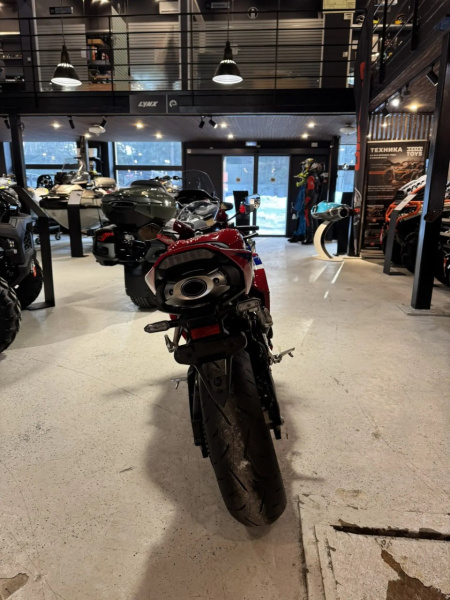 Honda CBR 600RR 2025 спортбайк ABS